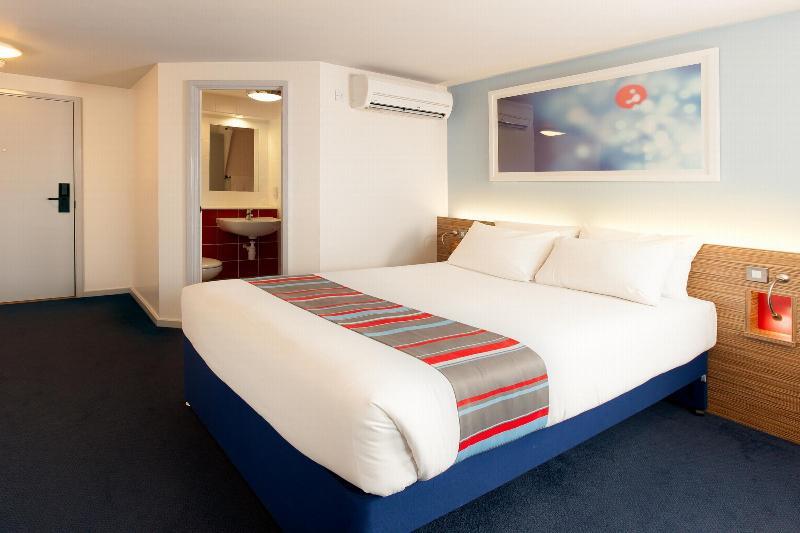 Travelodge Camberley Esterno foto