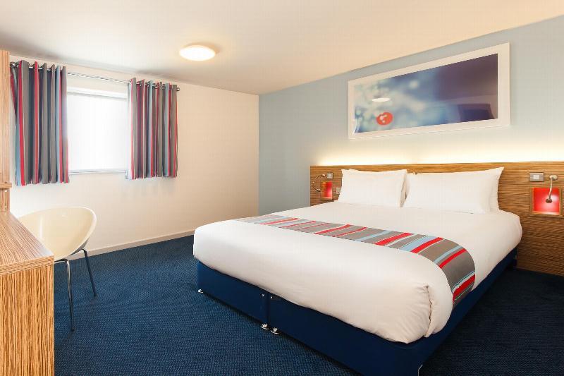 Travelodge Camberley Esterno foto