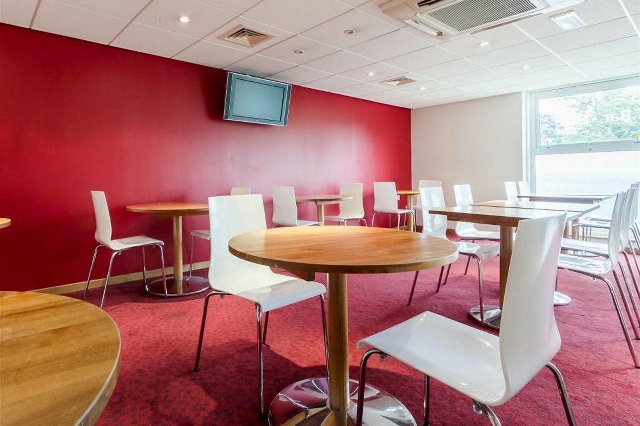 Travelodge Camberley Esterno foto